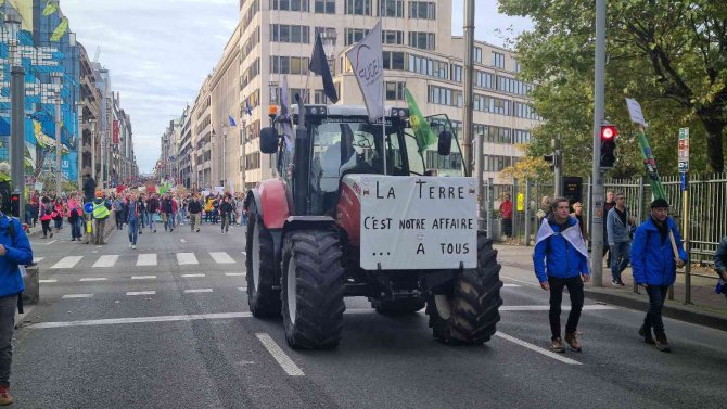 Belçika’da Cop27 Öncesi “İklim Değişikliği” Protestosu