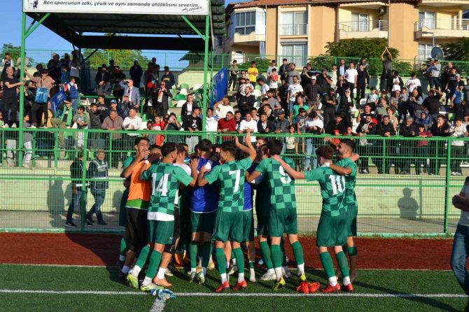 Salihli’de Galibiyet Sevinci