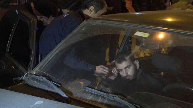 Uyumak İçin Aracını Yol Kenarına Çekti, Gözünü Hastanede Açtı
