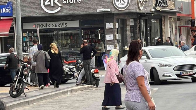 Polisin Uygulamasını Görüp Ara Sokaklara Kaçtılar