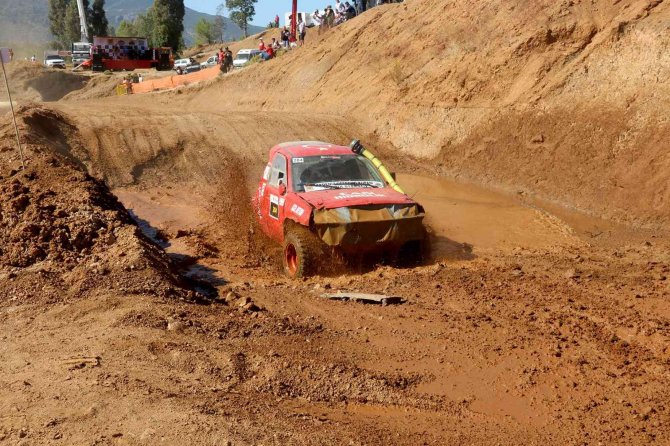 Fethiye’de Off-road Yarışları Nefes Kesti