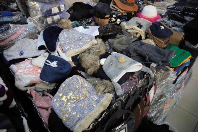 Gaziantep’te Soğuk Hava Bere Satıcılarının Yüzünü Güldürüyor