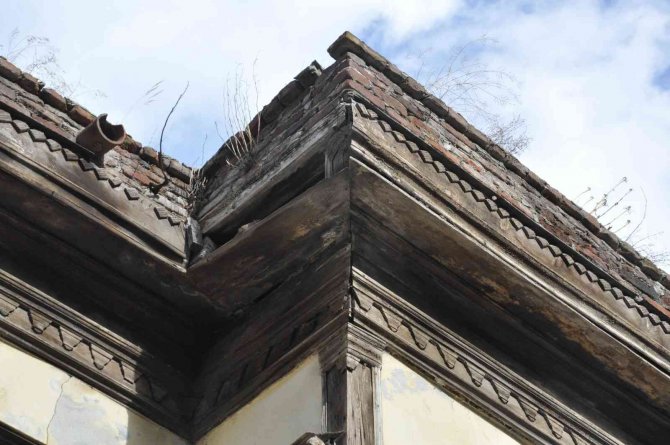 Maketi Müzede Sergileniyor, Aslı Yıkılıyor