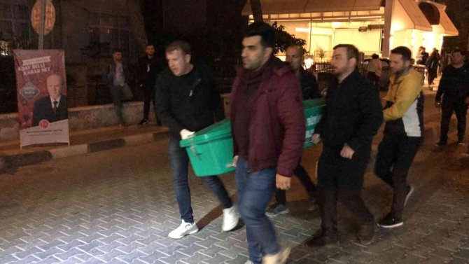 Manisa’da Koca Dehşeti: Cinnet Getiren Koca Karısını Bıçaklayarak Öldürdü
