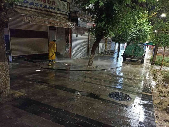 Siirt’te Su Taşkınının Ardından Temizlik Ve Hasar Tespit Çalışması Yapıldı