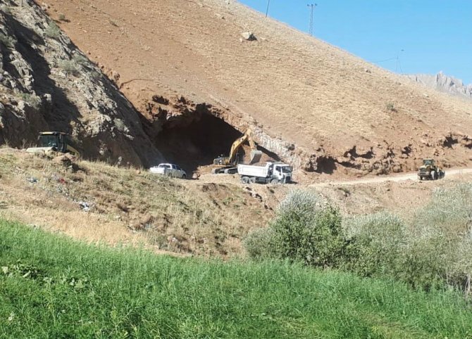 Beytüşşebap’ta Yol Çalışmaları Devam Ediyor