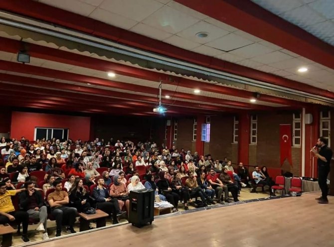 Silopi’de ’Aile Okulu Eğitici Eğitimi’ Verildi