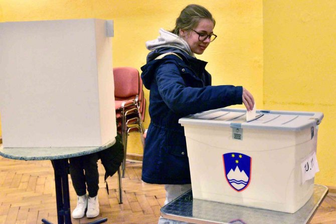 Slovenya’da Halk Cumhurbaşkanlığı Seçimi İçin Sandık Başında