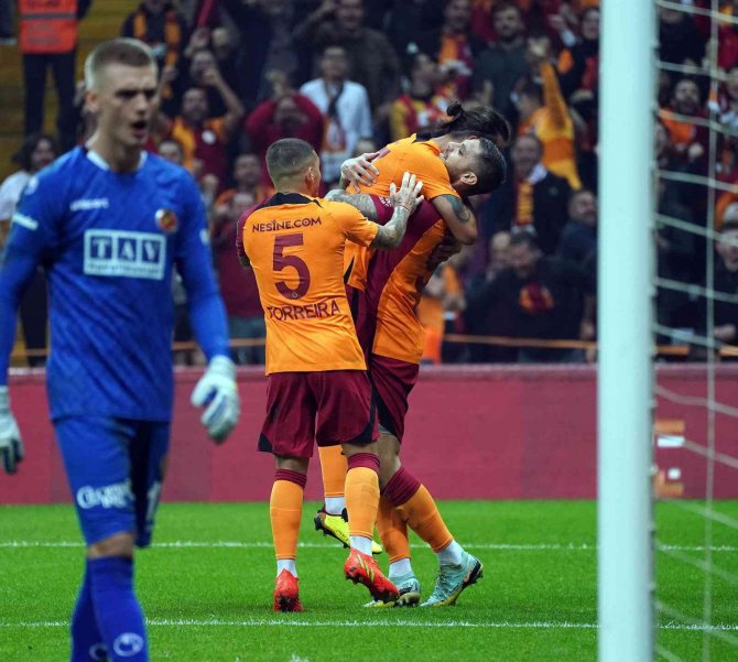 Spor Toto Süper Lig: Galatasaray: 2 - Corendon Alanyaspor: 0 (İ̇lk Yarı)