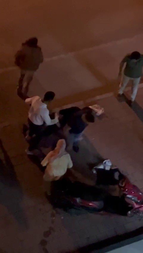 Tacizci Sokak Ortasında Öldüresiye Darp Edildi