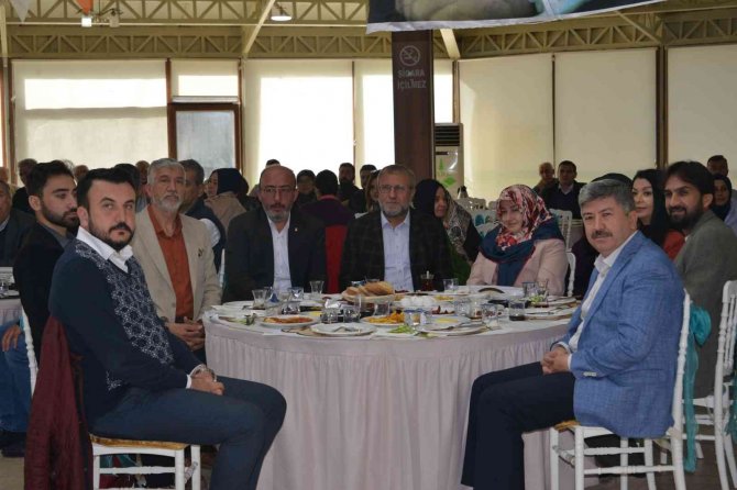 Ak Parti Gediz Teşkilatı’ndan “Dünden Bugüne Vefa” Kahvaltısı