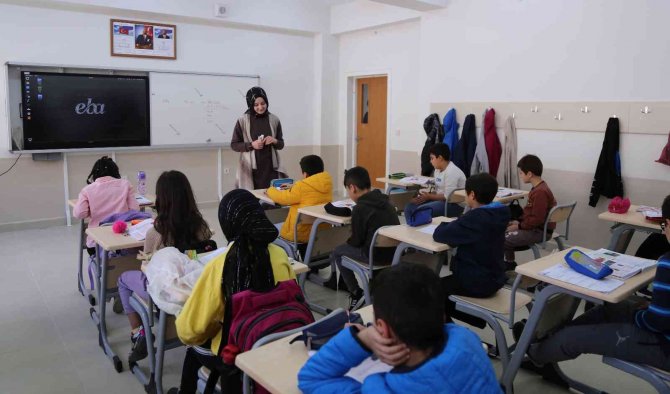 Yeni Yusufeli’nin Okullarında İlk Ders Zili Çaldı