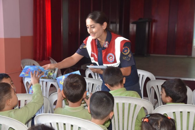 Jandarma Eğitimleriyle, Çocuklar Bilinçleniyor