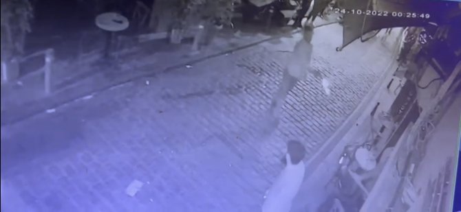 İ̇stanbul’da Silahlı Saldırgan Dehşeti Kamerada: Özel Harekat Polisi Operasyonla Yakaladı