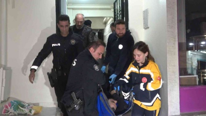 Evinde Tartıştığı Arkadaşı Tarafından Vuruldu