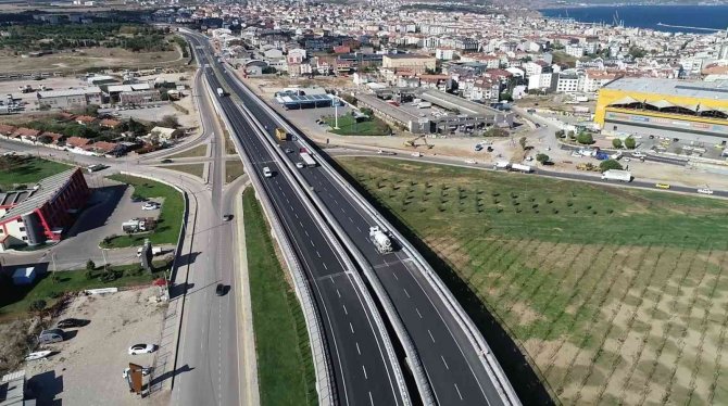 Büyükşehir, Bandırma’ya Katlı Kavşaklar Kazandırdı