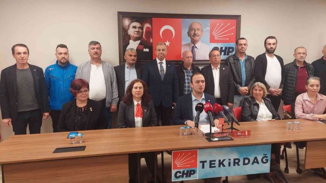 Chp İ̇l Yönetiminin Düşürülmesiyle İstifa Depremi Patlak Verdi