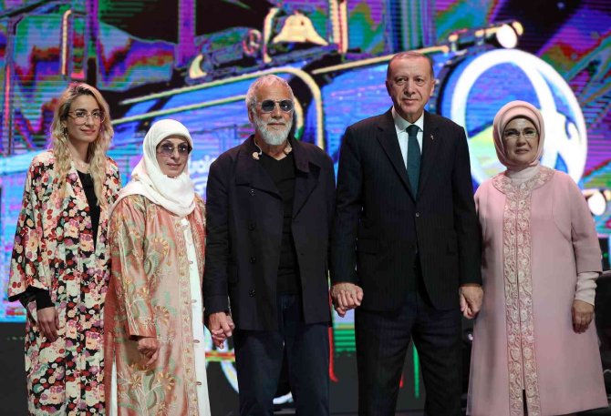 Cumhurbaşkanı Erdoğan, Yusuf İ̇slam’ın Konserine Katıldı
