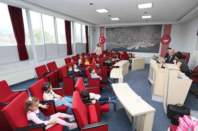 Başkan Aygün, Çevre Çalışmaları Konusunda Çocukları Bilgilendirdi