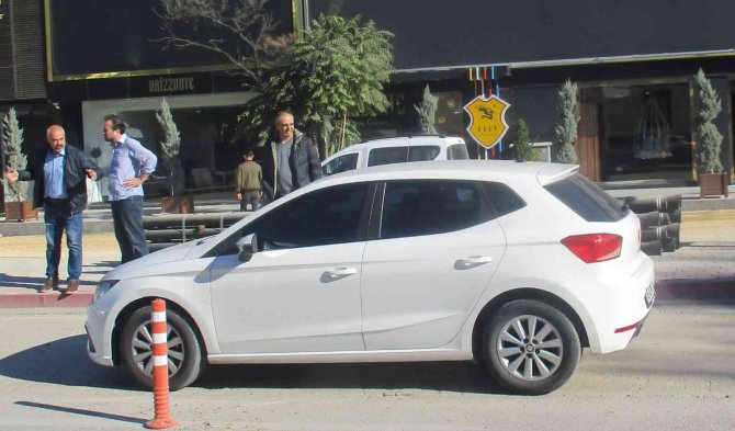 Deva Partili Kızılcıklı Kazada Yaralandı
