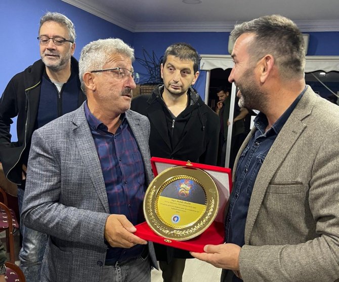 Düzce Trabzonlular Derneğinde Bayrak Değişimi Yaşandı