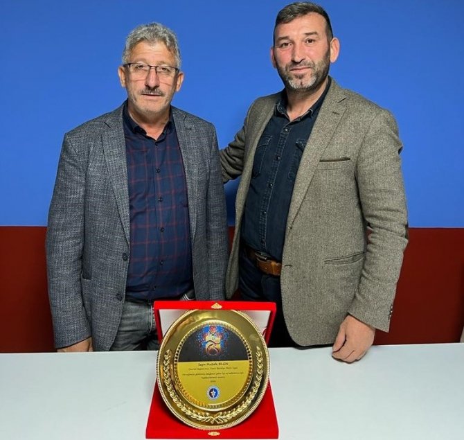 Düzce Trabzonlular Derneğinde Bayrak Değişimi Yaşandı