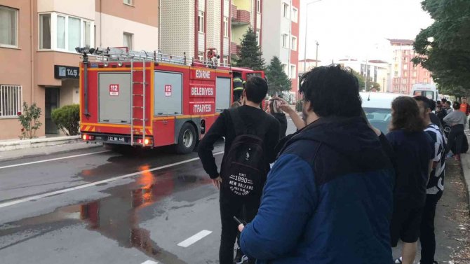 Apartta Ocakta Çıkan Yangın Korkuttu