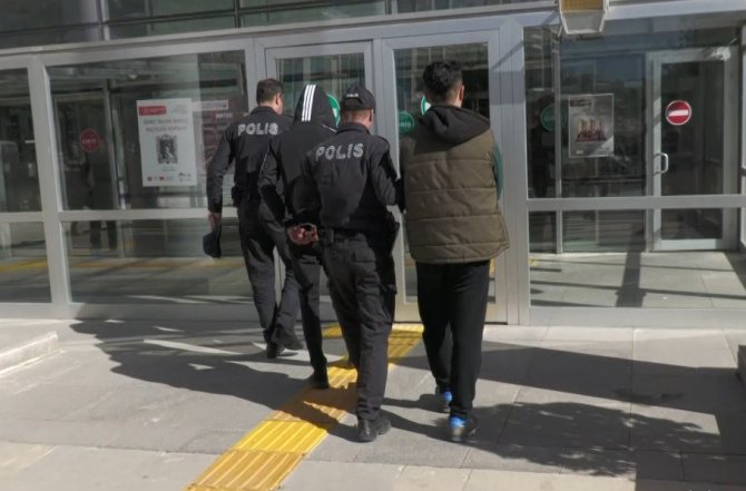 Elazığ’da İş Yeri Kasasından 10 Bin Lira Çalan Şüpheli Yakalandı