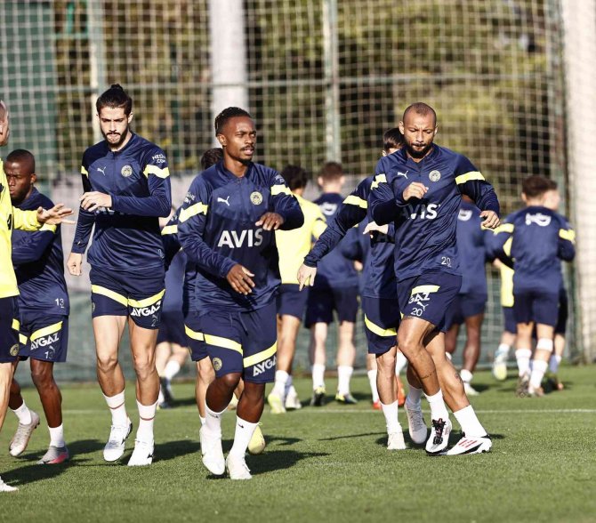 Fenerbahçe, Rennes Maçı Hazırlıklarına Başladı