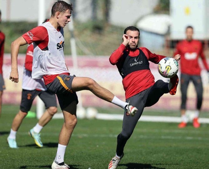 Galatasaray’da Karagümrük Mesaisi Başladı