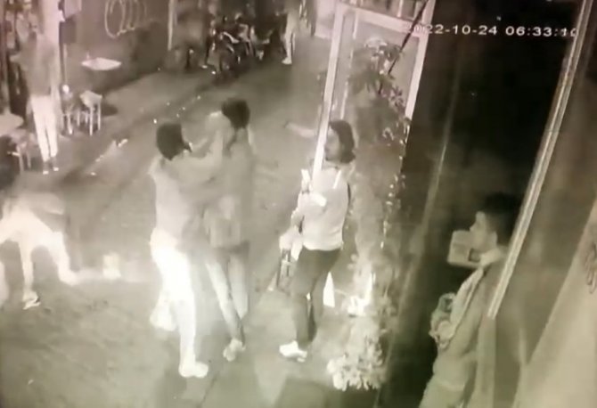 Beyoğlu’nda Silahlı Saldırı Öncesi Meydan Kavgası Kamerada