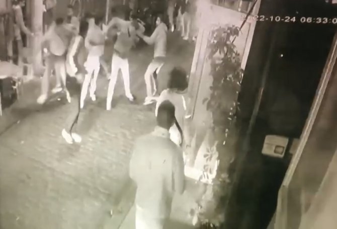 Beyoğlu’nda Silahlı Saldırı Öncesi Meydan Kavgası Kamerada
