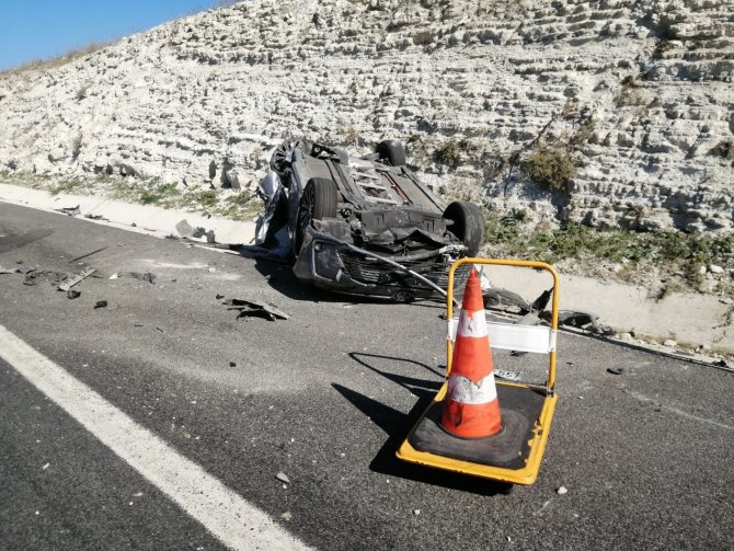 Arkasından Çarptığı Araç Karşı Şeride Geçip Takla Attı