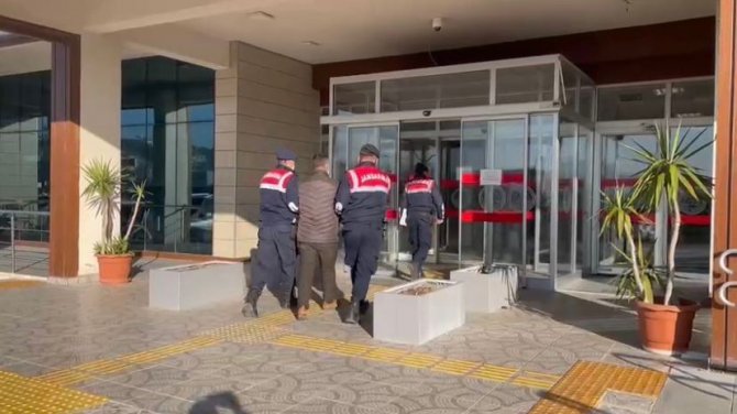 İ̇zmir’de Jasat Timleri Firari Suçlu Avında: 16 Hükümlü Yakalandı