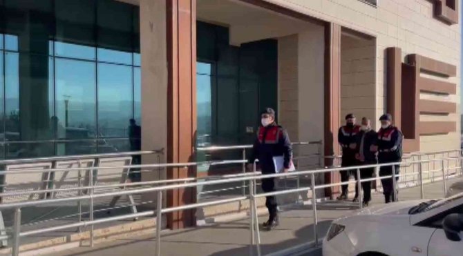 İ̇zmir’de Jasat Timleri Firari Suçlu Avında: 16 Hükümlü Yakalandı
