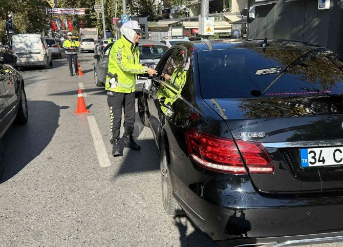 Kadıköy’de Dron Destekli Trafik Denetiminde Kural Tanımayan Sürücülere Ceza Yağdı