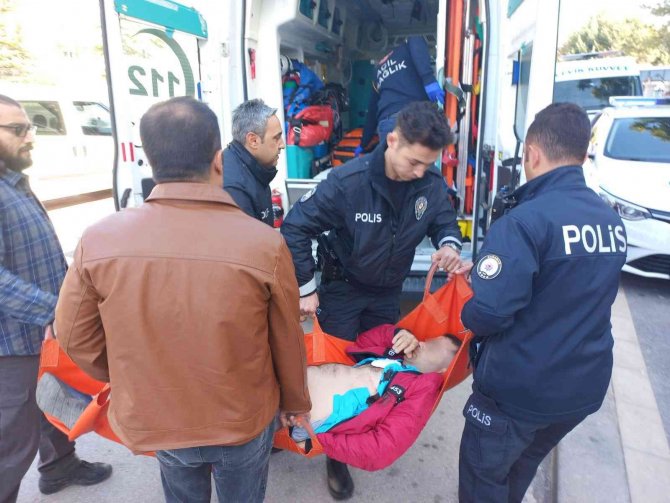 Karaman’da Hemşire Kuzenini Silahla Vuran Şahıs, Aynı Silahla Kendini Vurdu