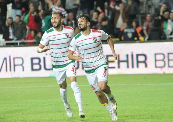 Karşıyaka Emin Adımlarla Zirve Yolunda