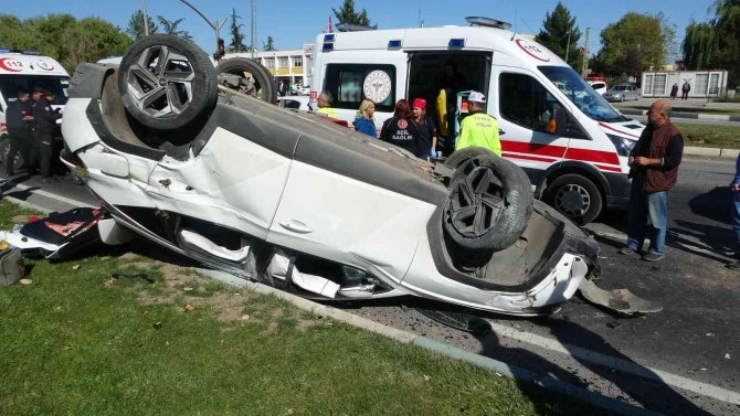 Kütahya’da 5 Aracın Karıştığı Zincirleme Trafik Kazası: 1 Yaralı