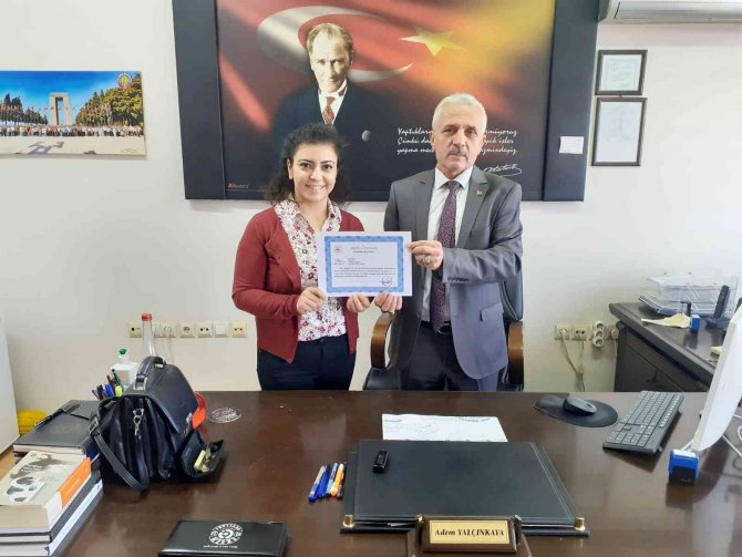 Kırkağaç’ta Öğretmenlere Başarı Belgesi Verildi