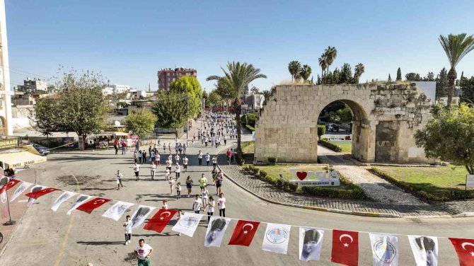 Seçer, 33 Numaralı Tişörtüyle ’Halk Koşusu’na Katıldı