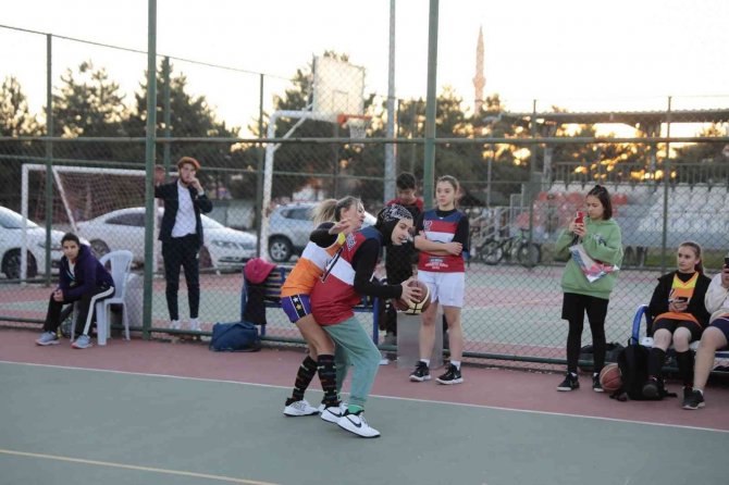 Nevşehir’de Sokak Basketbol Turnuvası Başladı