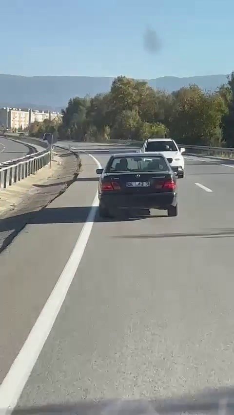 Karayolu’nda Geri Geri Gitti, Cezadan Kaçamadı