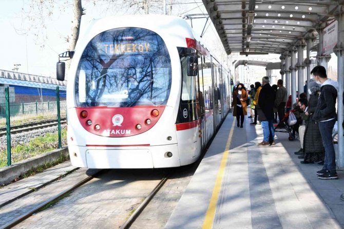 Samsun’da Tramvayların Kapasitesi Yüzde 40 Artırılacak