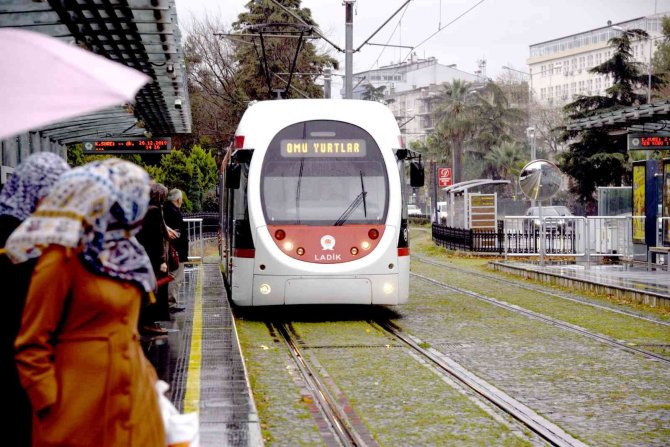 Samsun’da Tramvayların Kapasitesi Yüzde 40 Artırılacak