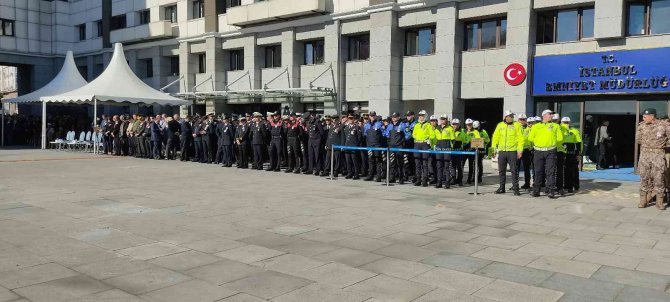 Şehit Polis İçin İ̇stanbul Emniyet Müdürlüğü’nde Tören Düzenlendi
