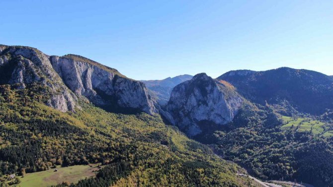 Küre Dağları’nda Sonbahar Manzarası: Renk Cümbüşü İle Hayran Bırakıyor