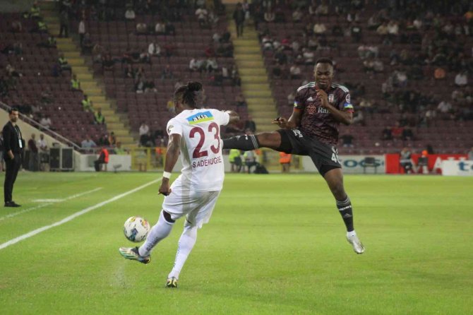 Spor Toto Süper Lig: A. Hatayspor: 0 - Beşiktaş: 1 (İ̇lk Yarı)
