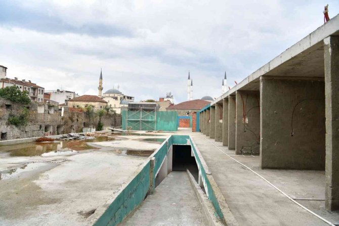 Tarihi Kadınlar Pazarı İnşaatının Yüzde 73’ü Tamamlandı