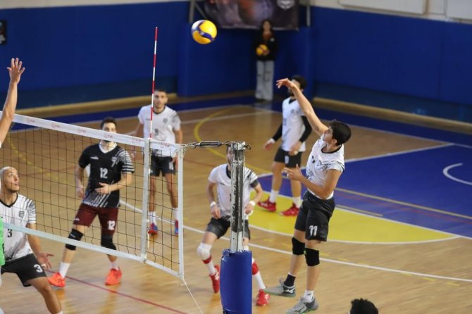 Nazilli Belediyespor Voleybolda, Denizli Temsilcisini 3-0 Mağlup Etti